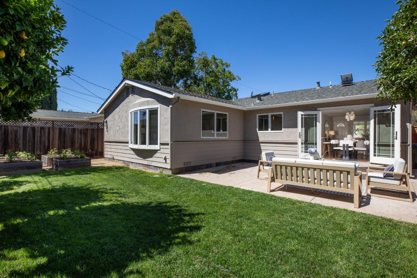 2464 Grandby DR