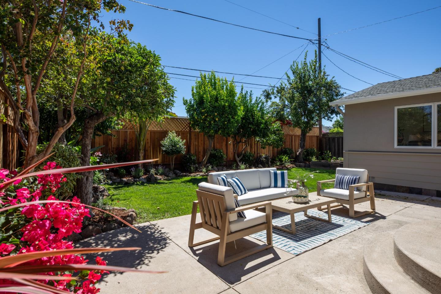 2464 Grandby DR