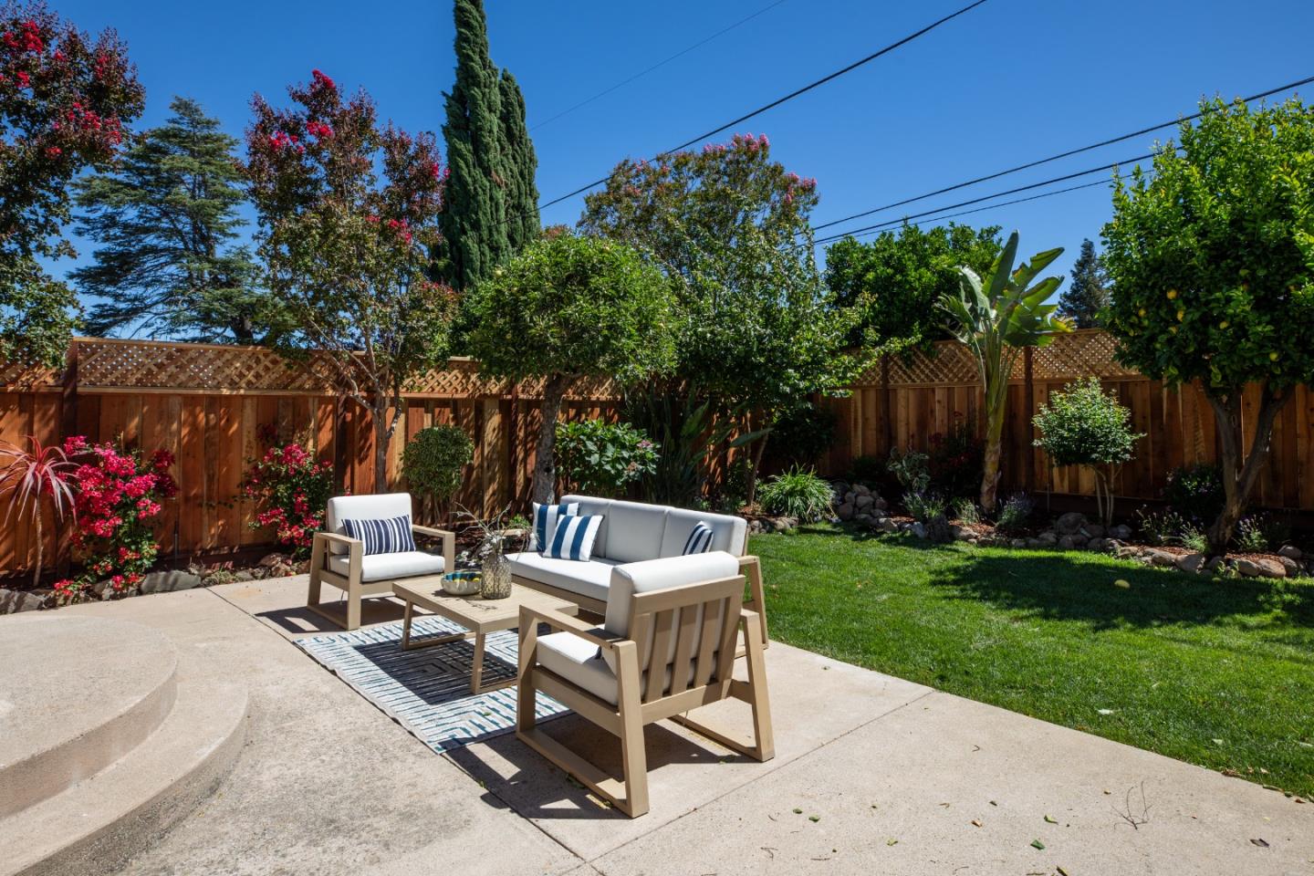 2464 Grandby DR