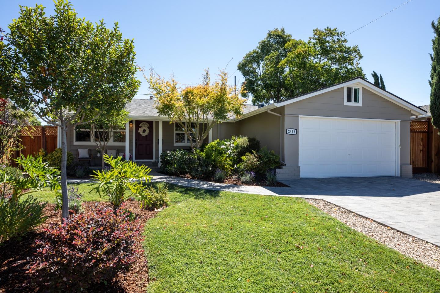 2464 Grandby DR