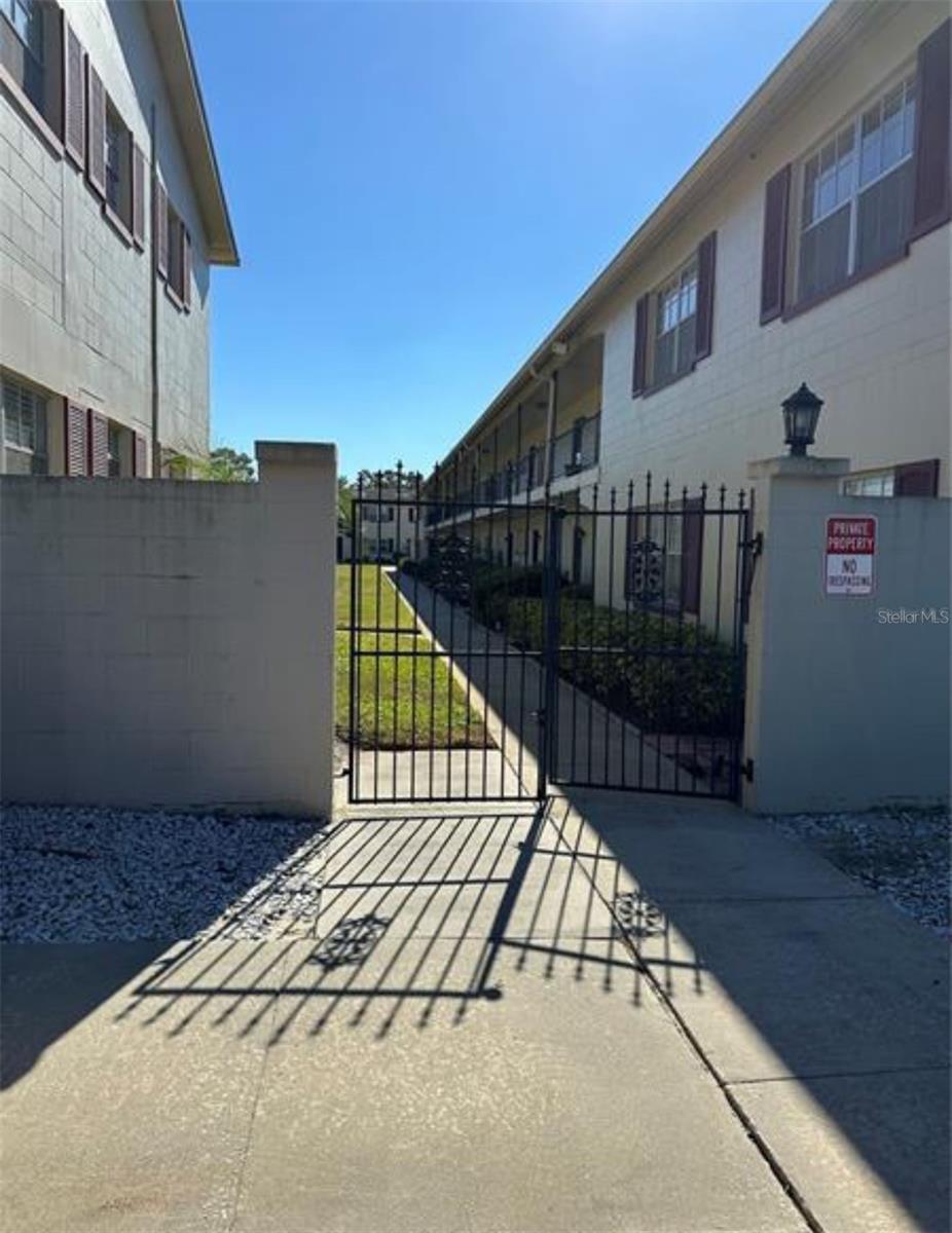 5505 HERNANDES DR #125