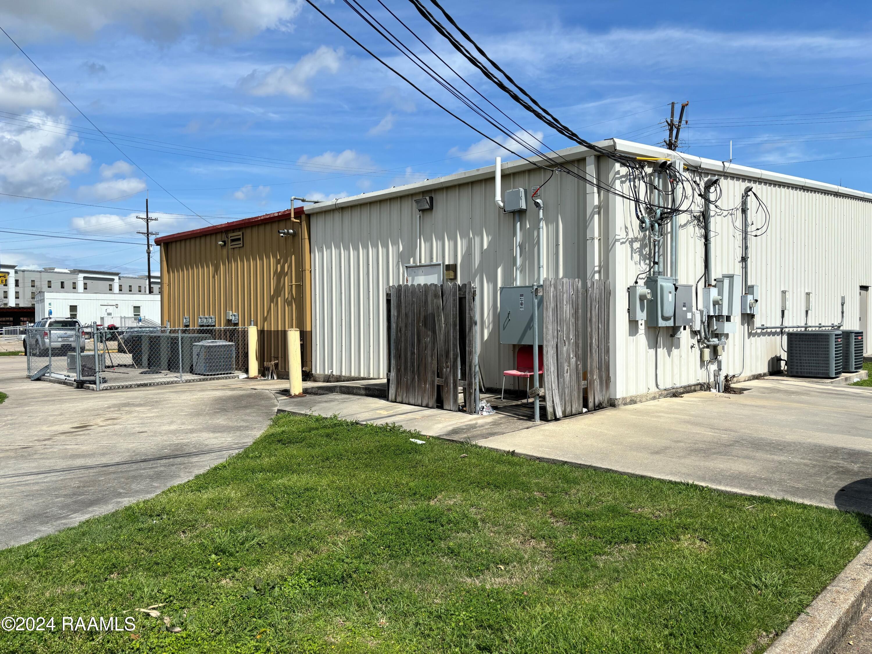 6402 Hwy 182 East