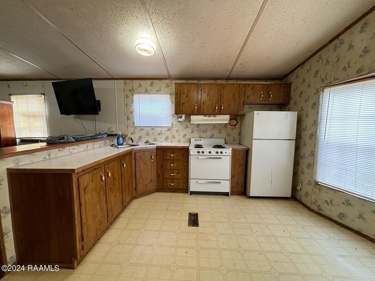 900 Red Cypress Road