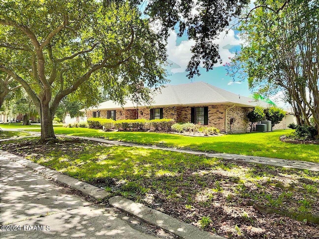 24 Marquis Manor