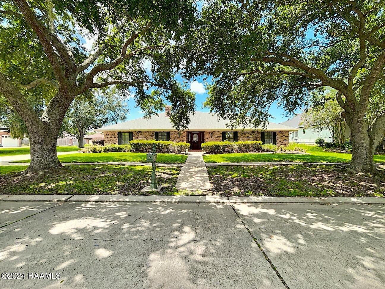 24 Marquis Manor