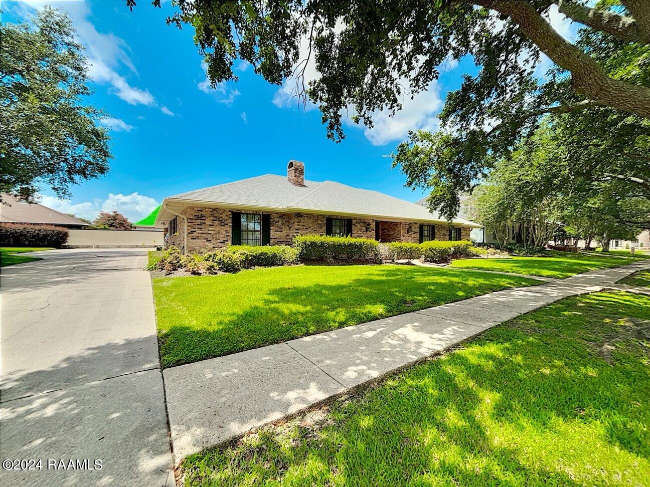 24 Marquis Manor