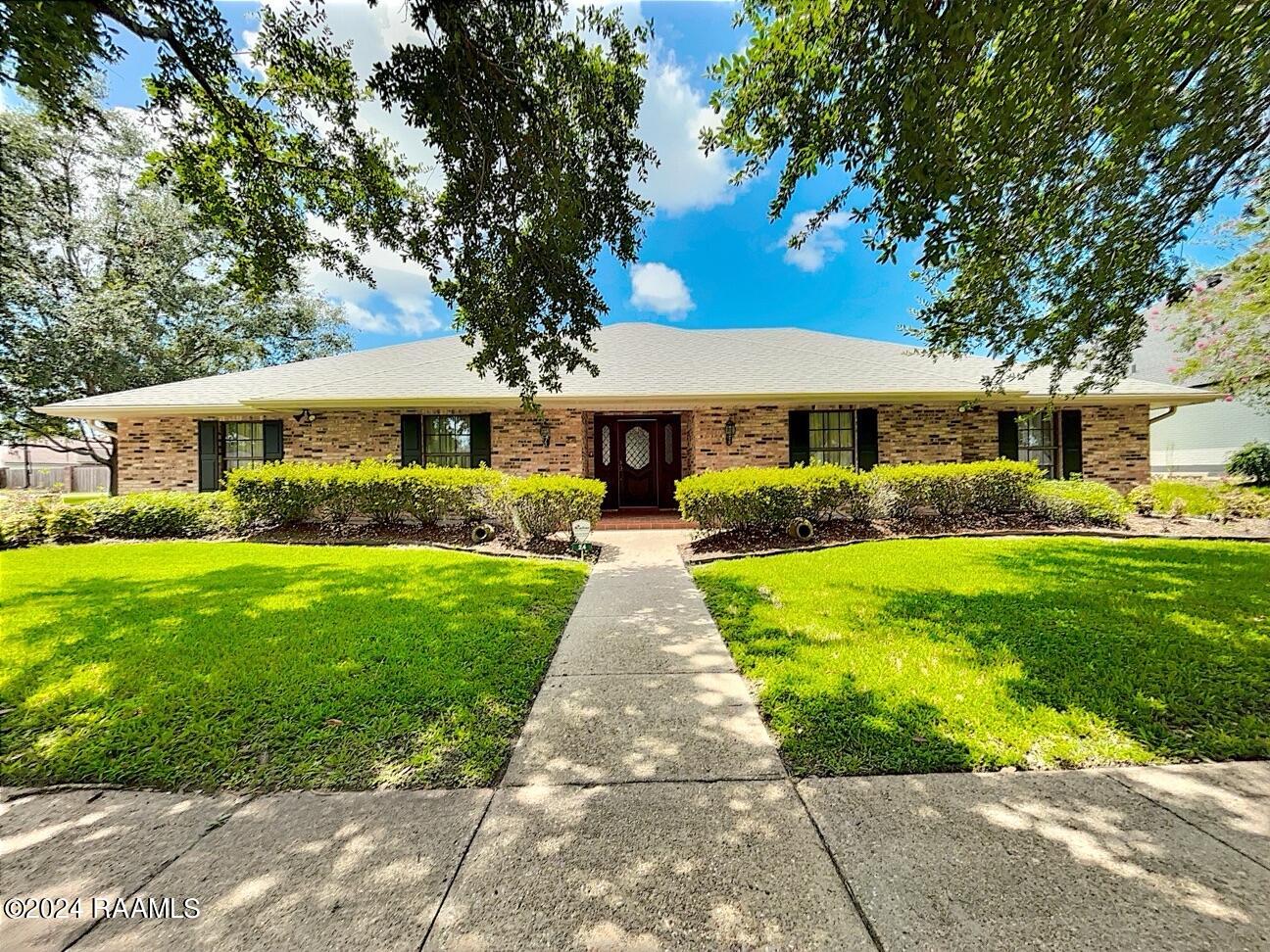 24 Marquis Manor
