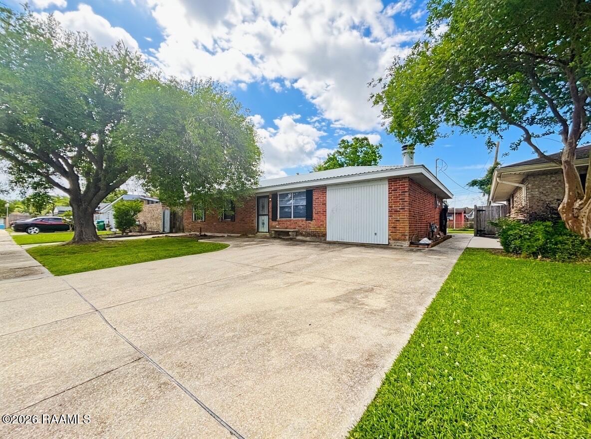 3206 Roselawn Drive