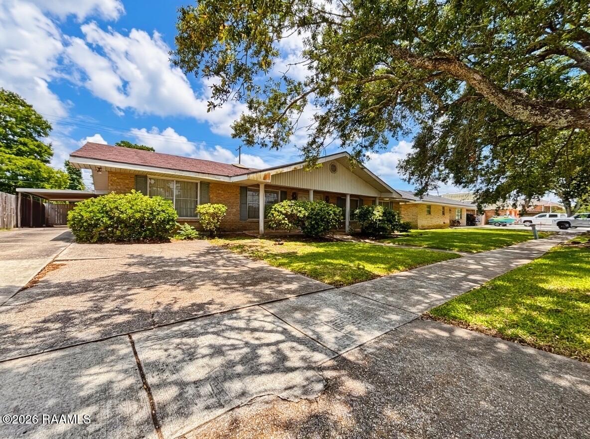 1412 Walnut