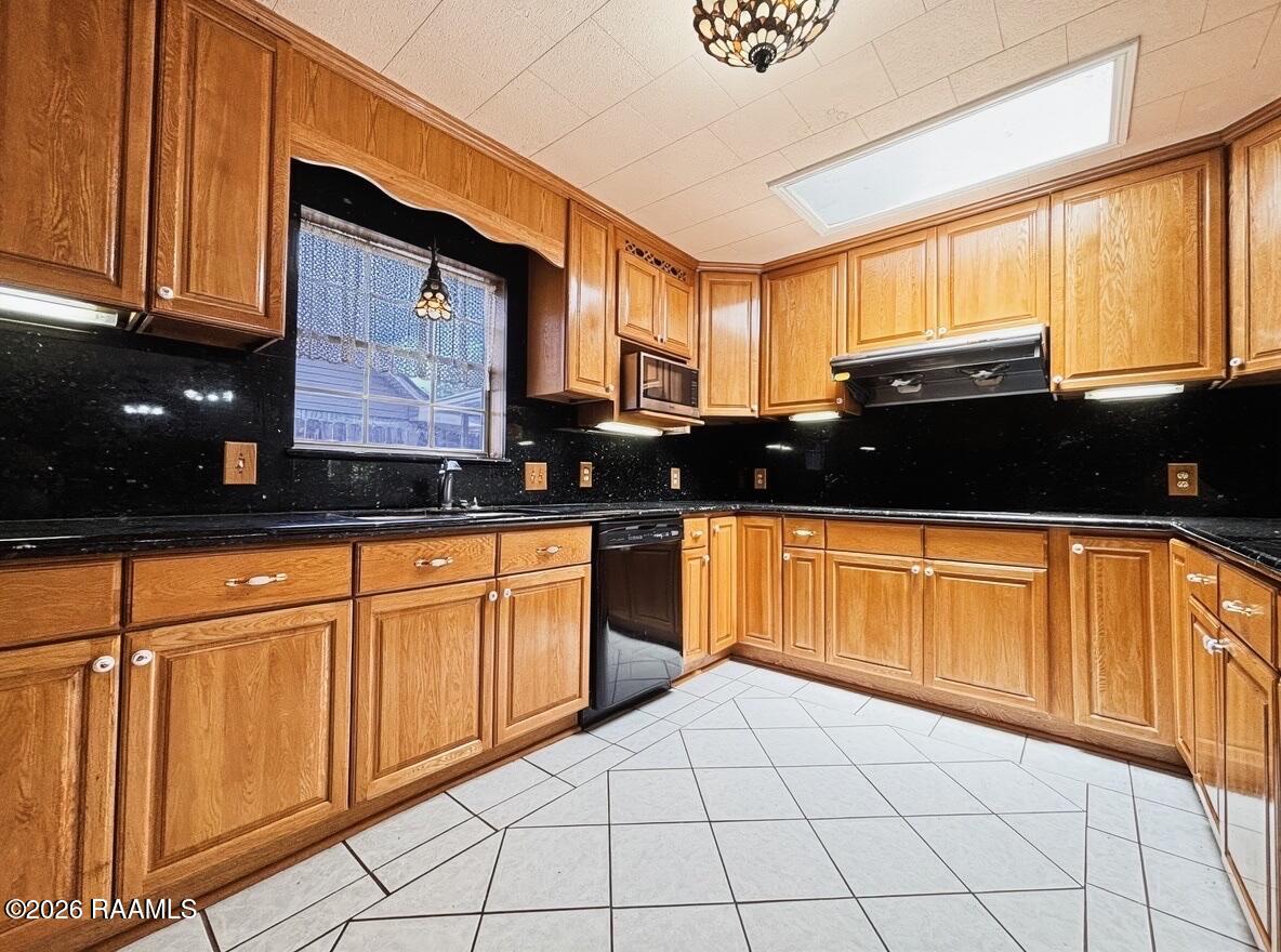 1412 Walnut