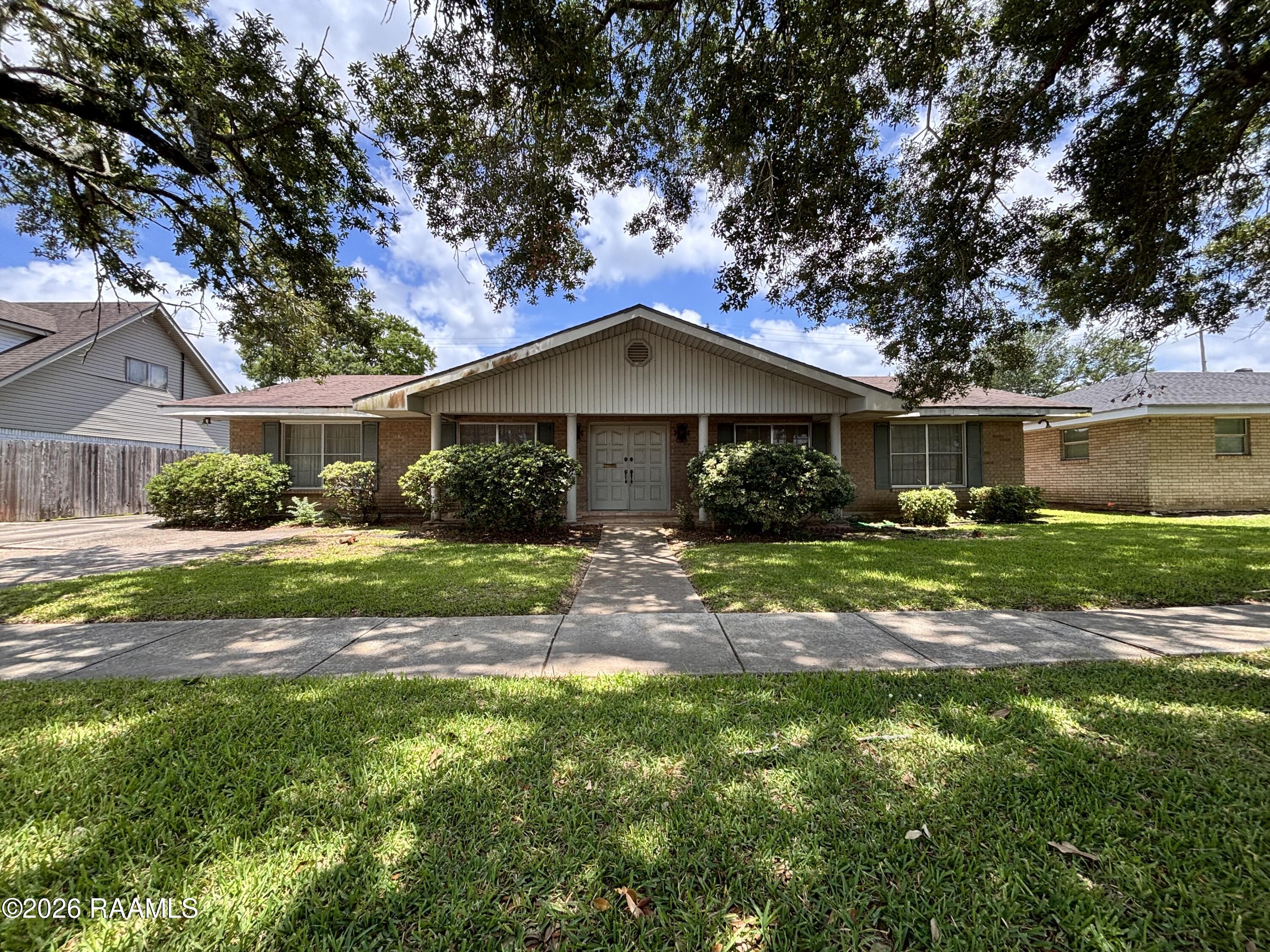 1412 Walnut
