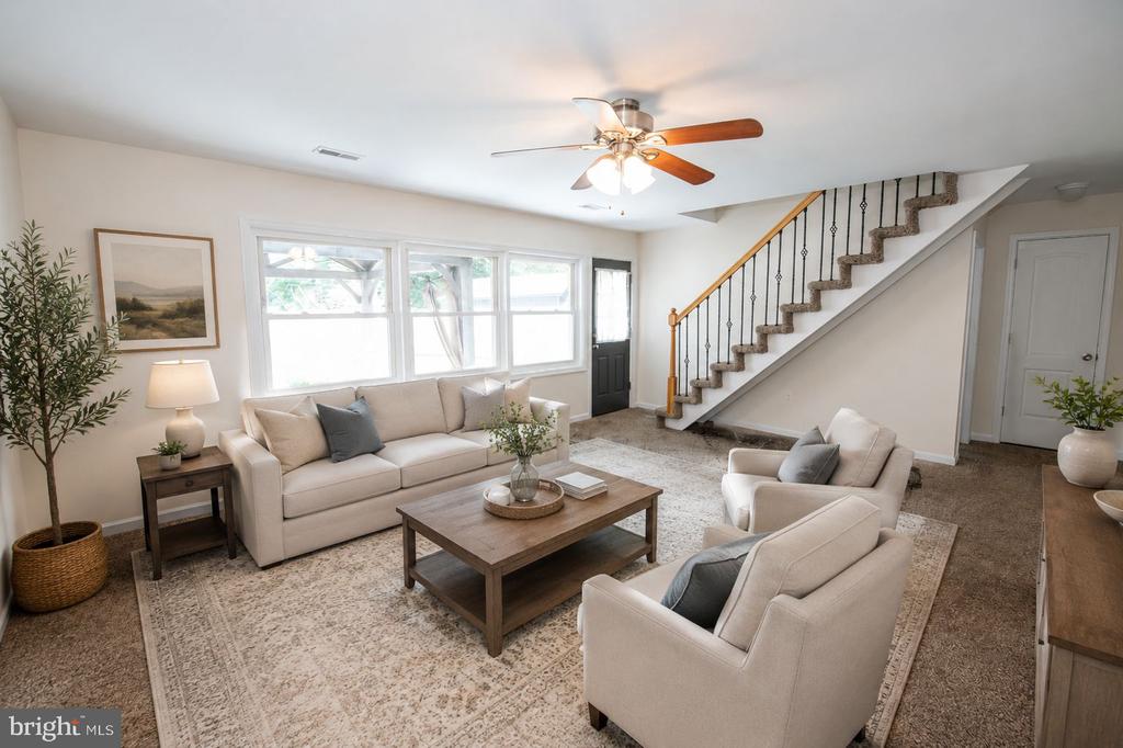 31 ROUNDWOOD LANE