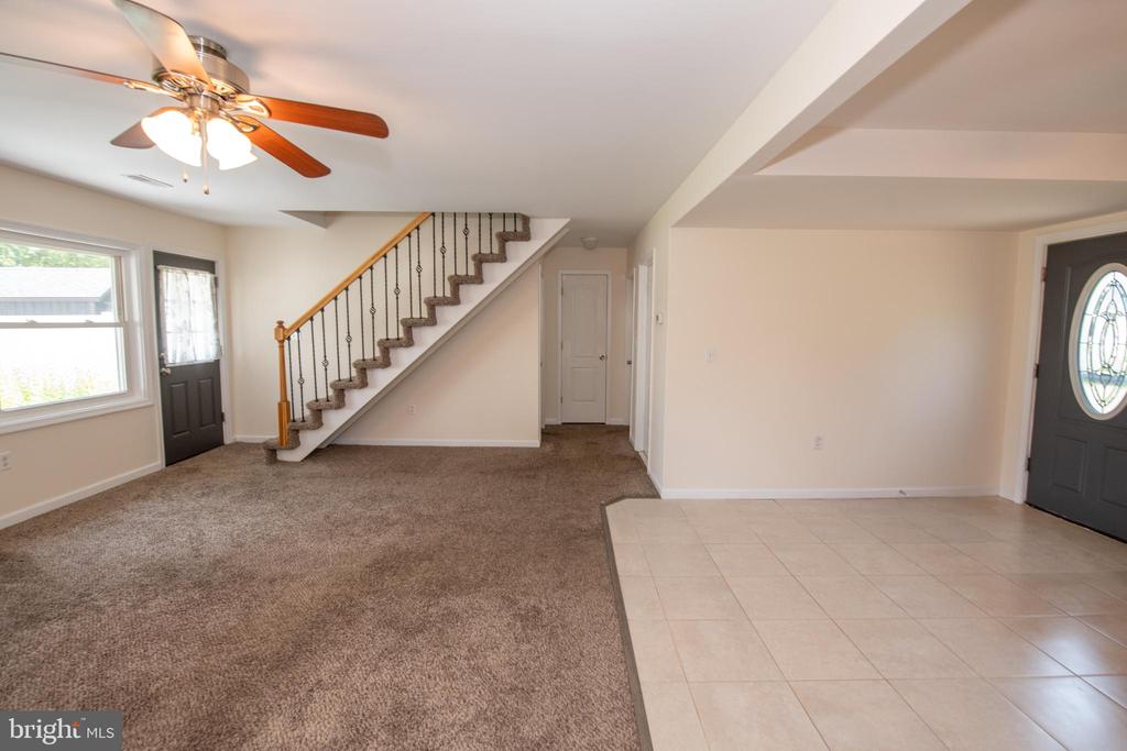 31 ROUNDWOOD LANE