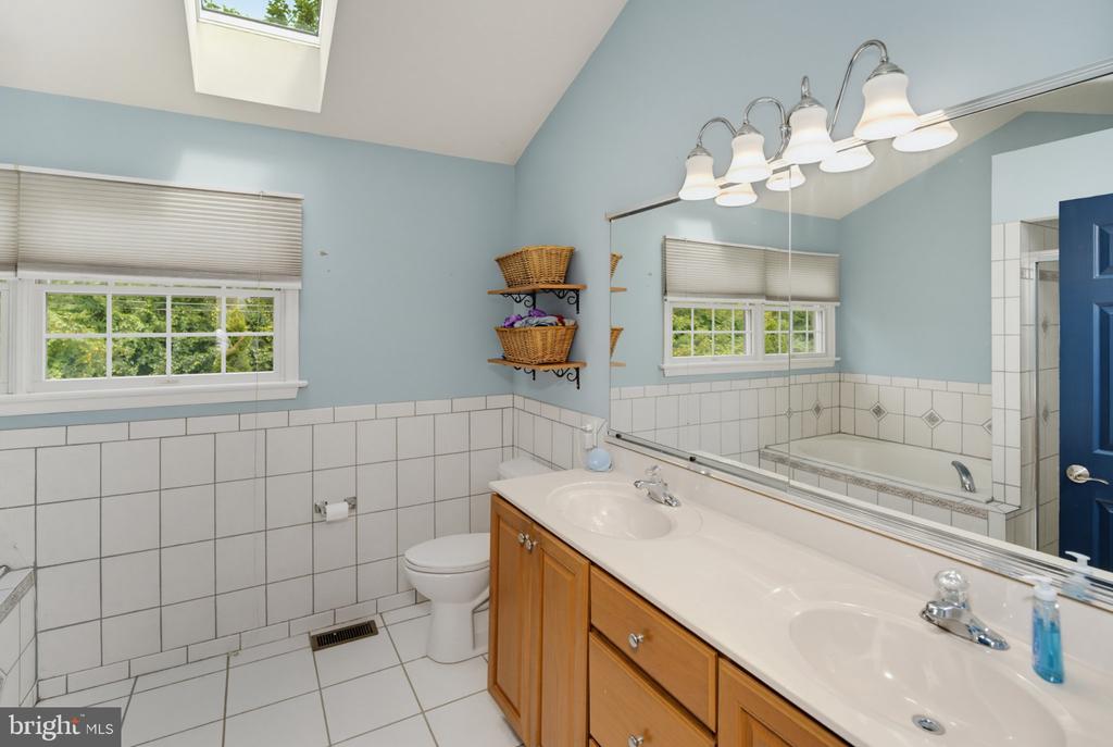 725 N SUMNEYTOWN PIKE Unit: 1