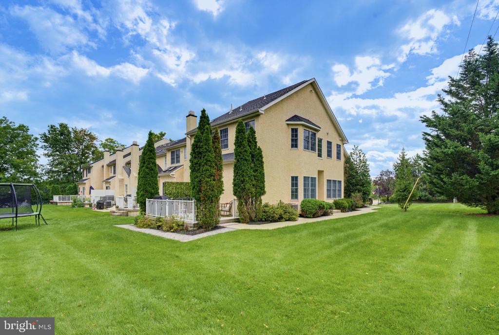 725 N SUMNEYTOWN PIKE Unit: 1
