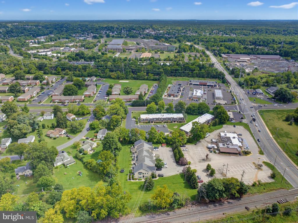 725 N SUMNEYTOWN PIKE Unit: 1