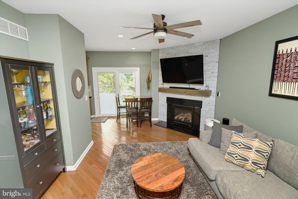 725 N SUMNEYTOWN PIKE Unit: 1
