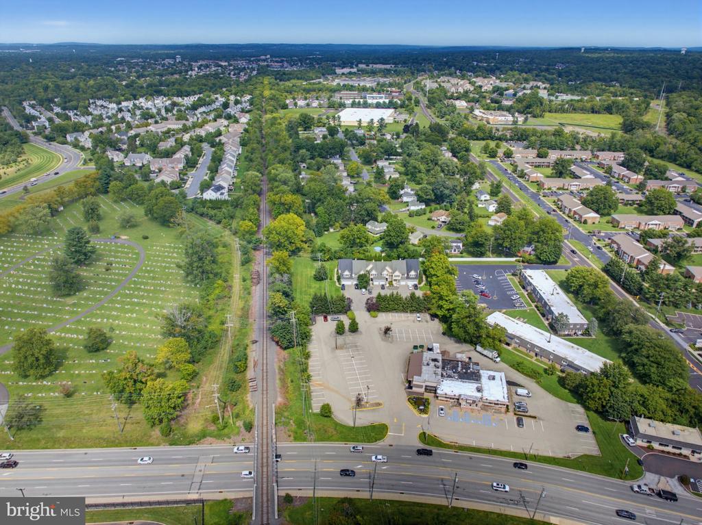 725 N SUMNEYTOWN PIKE Unit: 1