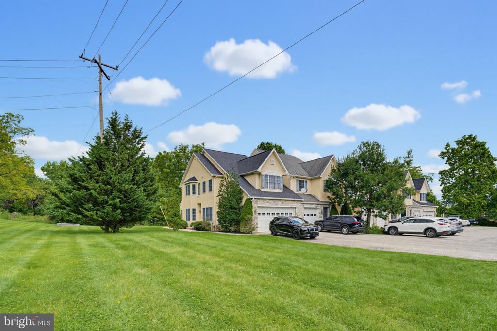 725 N SUMNEYTOWN PIKE Unit: 1
