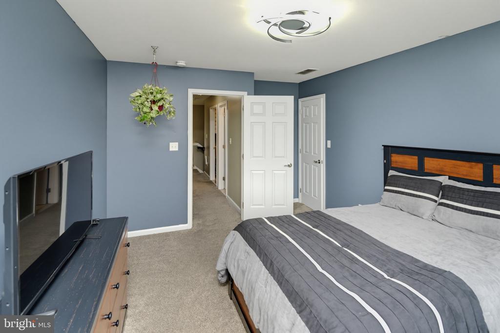 725 N SUMNEYTOWN PIKE Unit: 1
