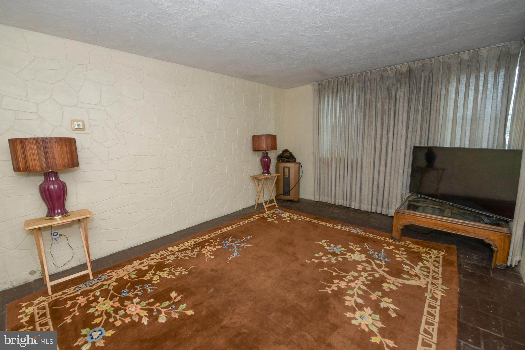 3949 RICHMOND STREET