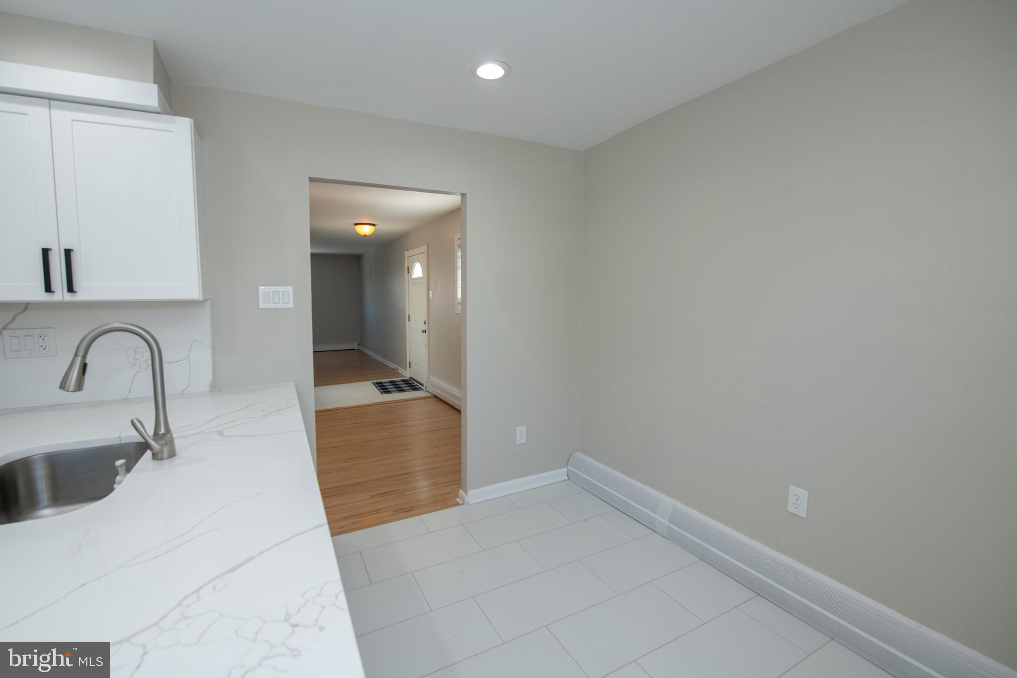 1018 HOFFNAGLE PLACE