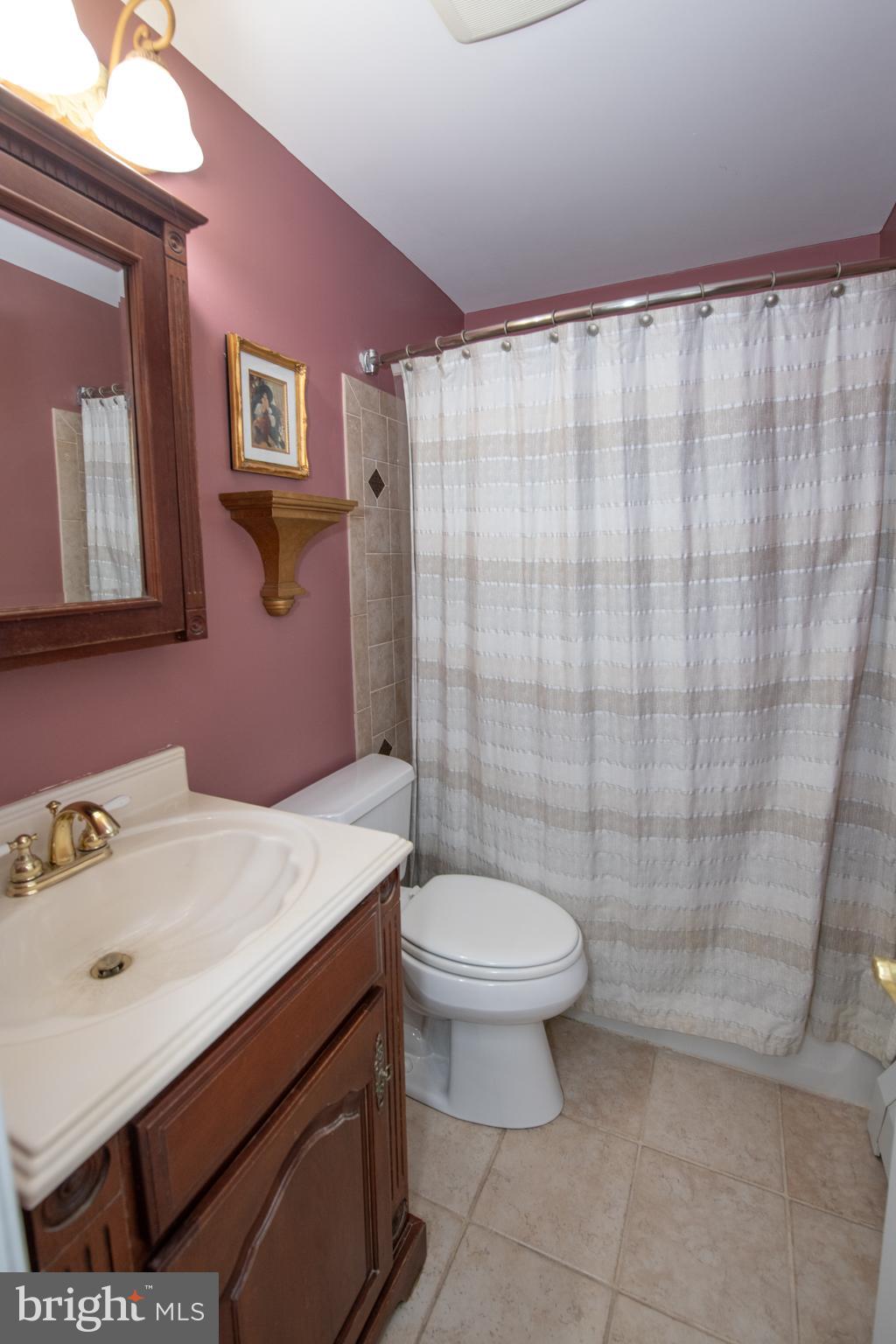 1018 HOFFNAGLE PLACE