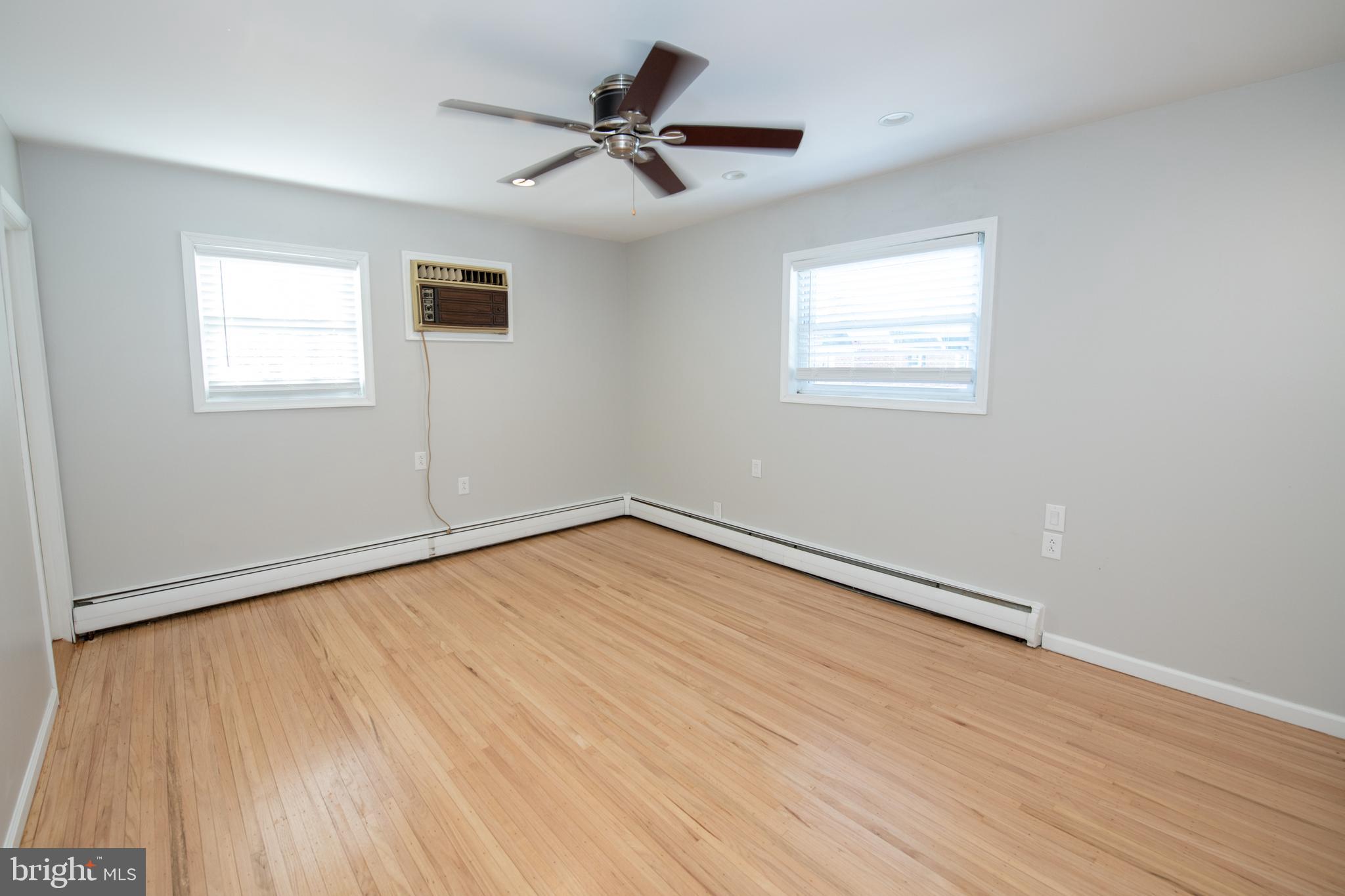 1018 HOFFNAGLE PLACE