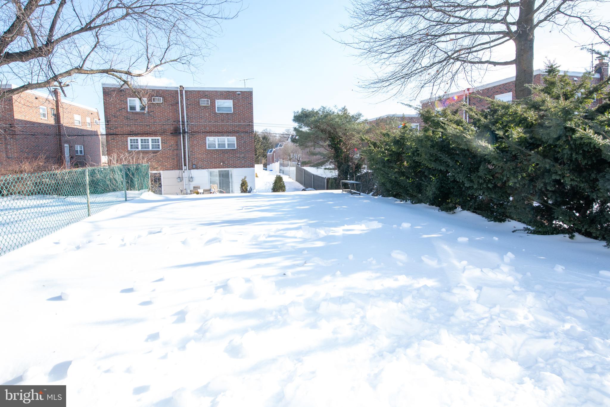 1018 HOFFNAGLE PLACE