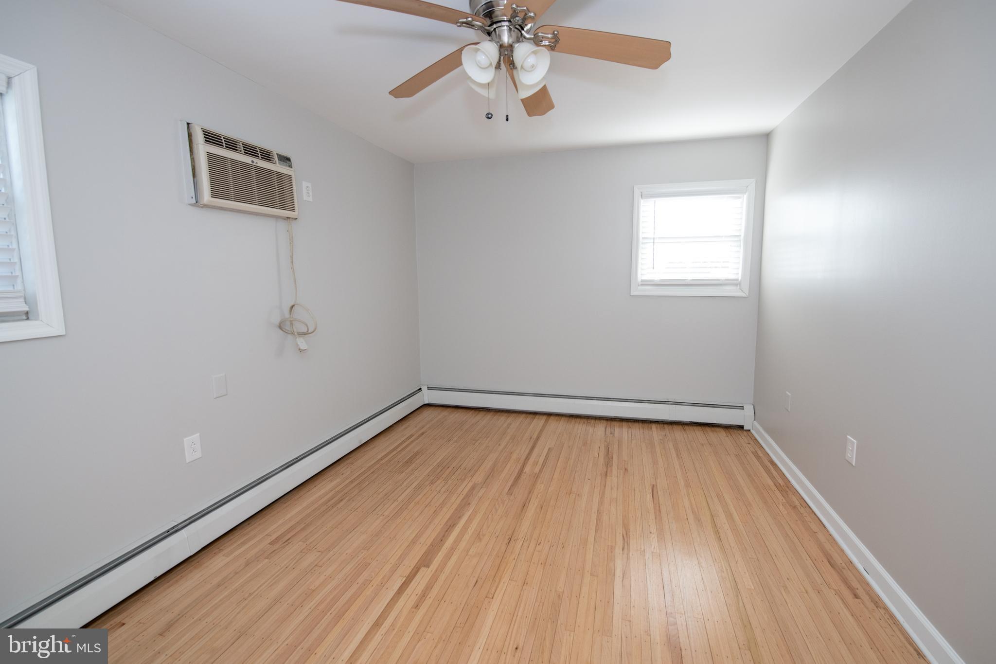 1018 HOFFNAGLE PLACE