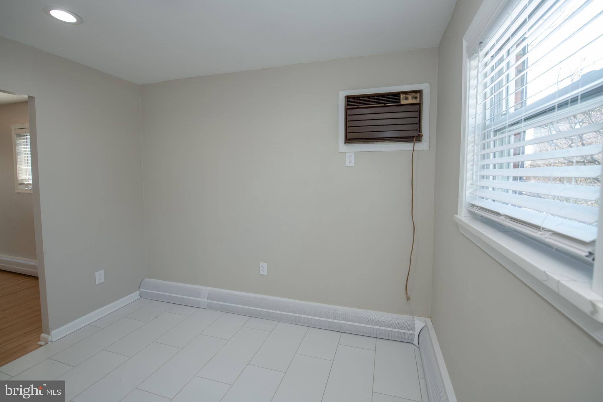 1018 HOFFNAGLE PLACE