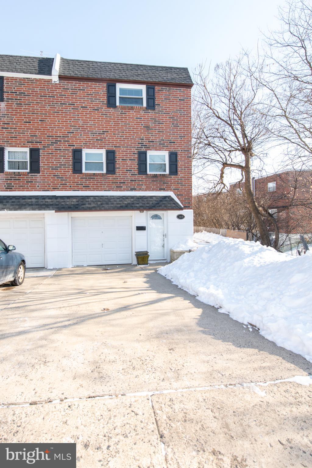 1018 HOFFNAGLE PLACE