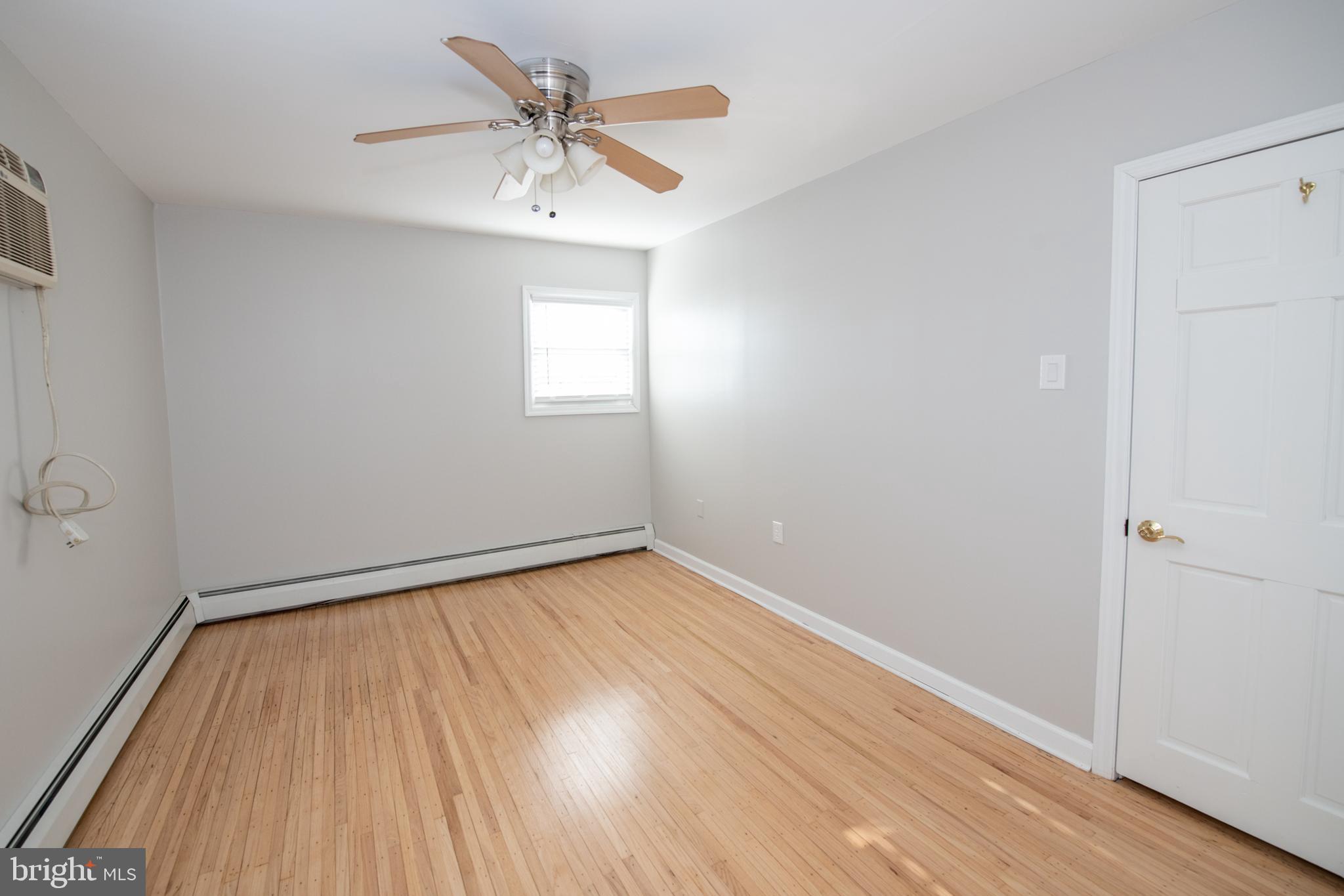 1018 HOFFNAGLE PLACE