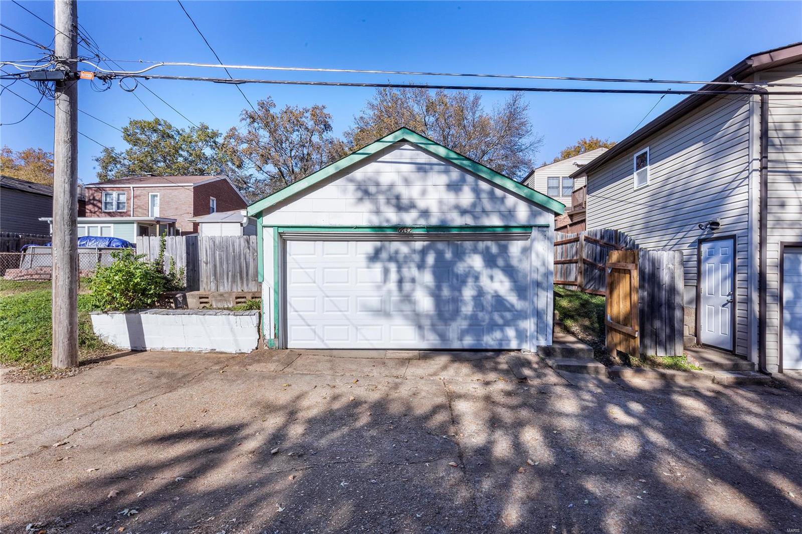 6632 Bancroft