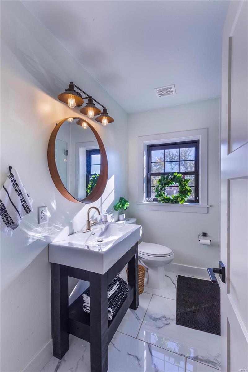 6632 Bancroft