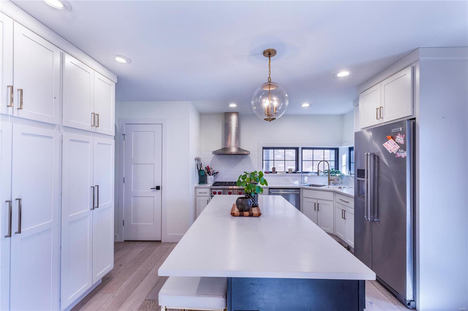 6632 Bancroft
