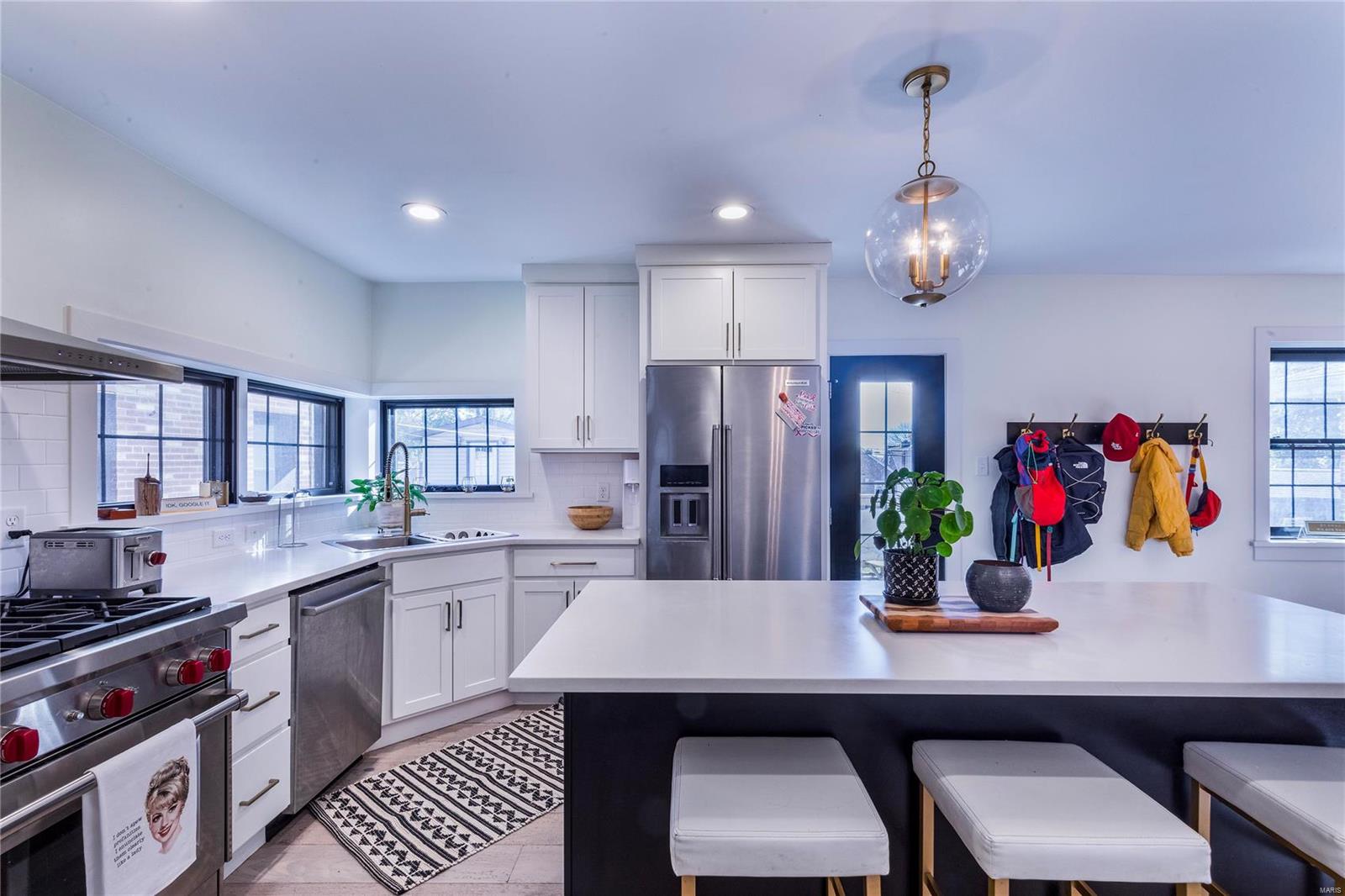 6632 Bancroft