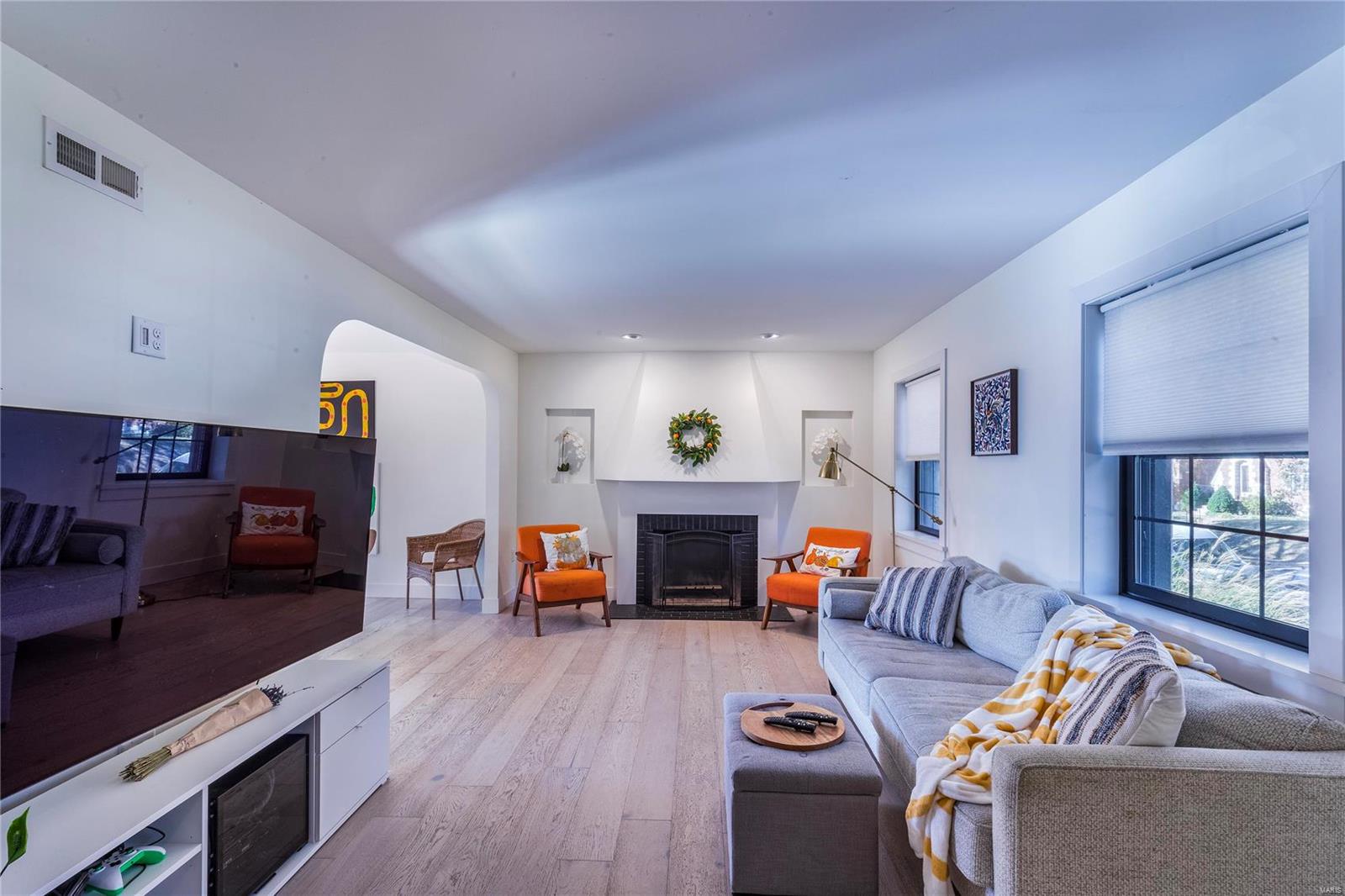 6632 Bancroft