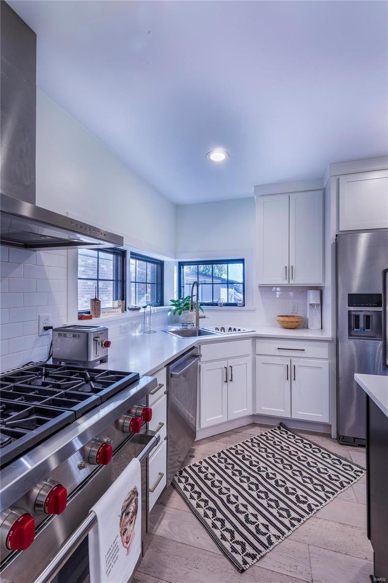 6632 Bancroft