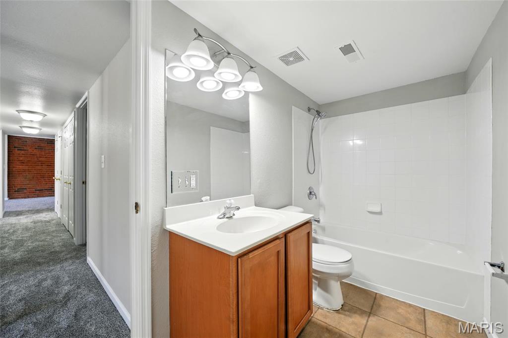1966 Hunting Lake Court Unit: 302