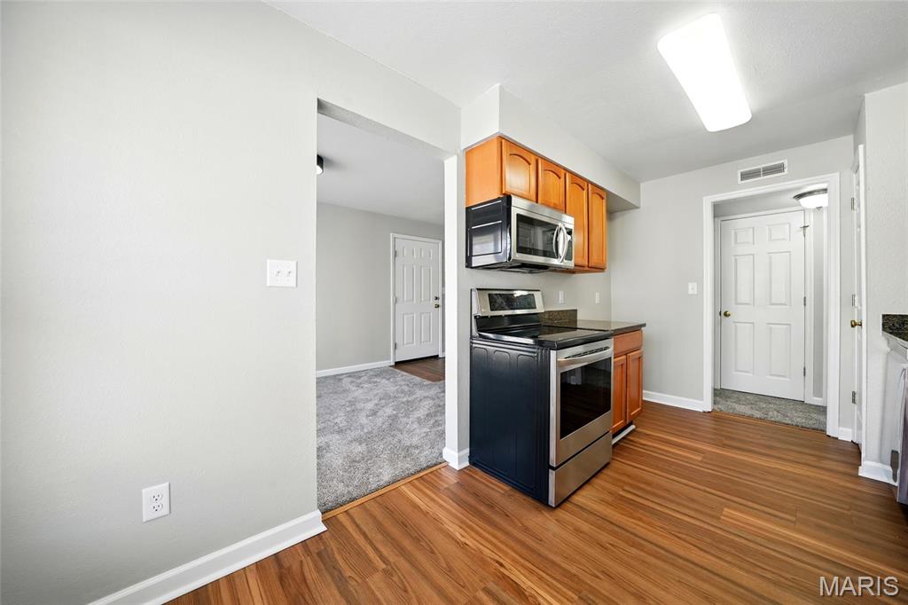1966 Hunting Lake Court Unit: 302