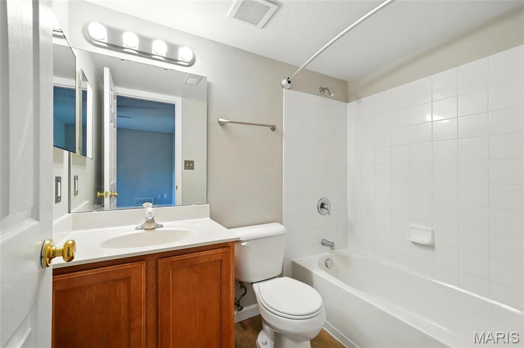 1966 Hunting Lake Court Unit: 302