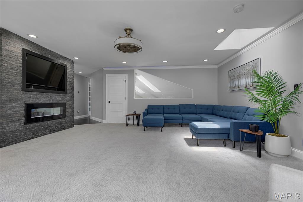 1304 W Adams Avenue