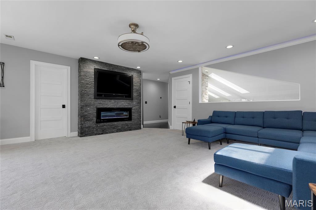 1304 W Adams Avenue