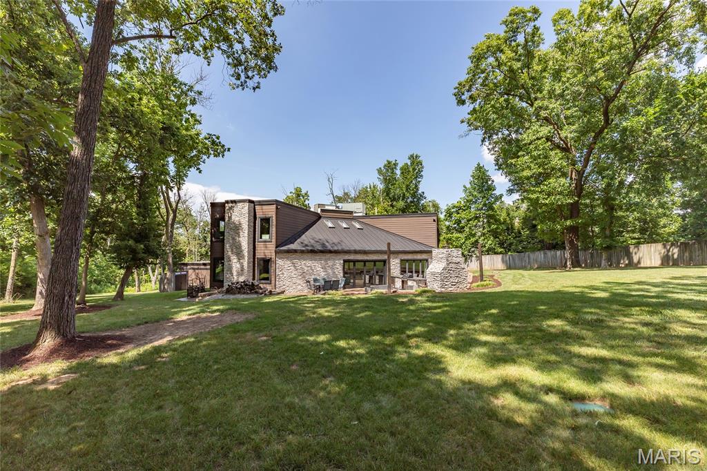 1304 W Adams Avenue
