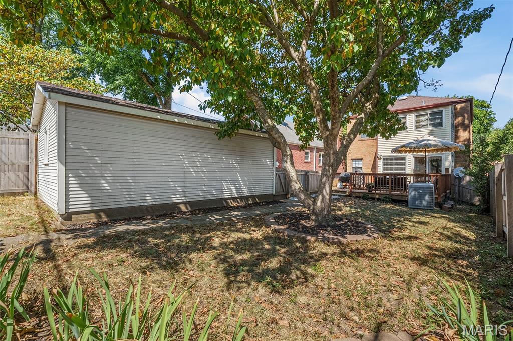 6634 Lindenwood Place