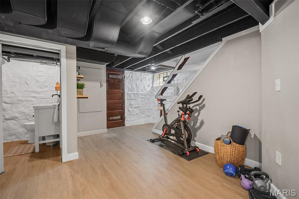 6634 Lindenwood Place