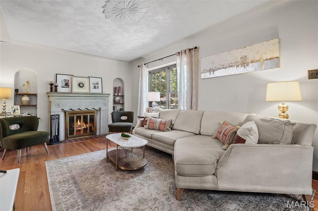 6634 Lindenwood Place