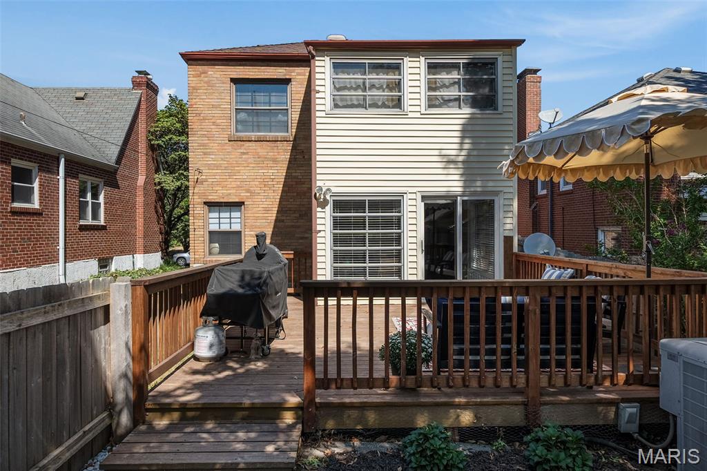 6634 Lindenwood Place