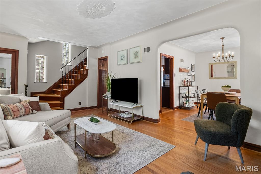 6634 Lindenwood Place